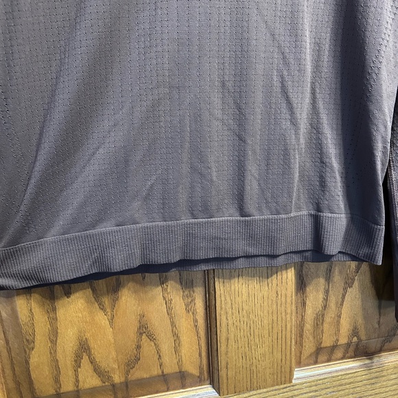 Athleta in motion seamless top - Picture 2 of 4